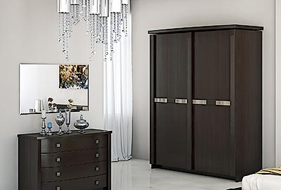 Готовый шкаф-купе Карина, тонированный в цвет Венге с золотой патиной - мебель для спалден Арт-НИКО